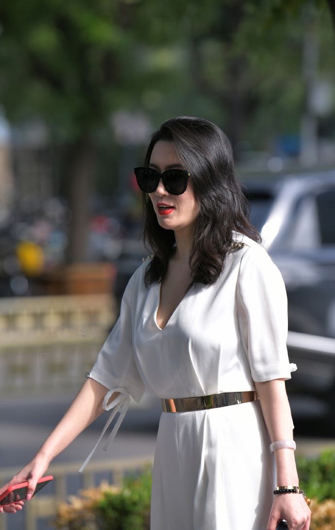 刚来月经是什么颜色的 刚来月经是什么颜色的