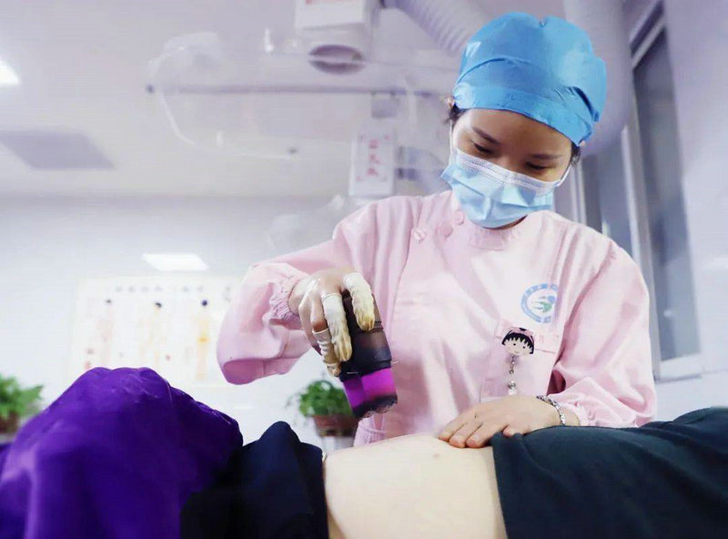 女人痛经喝红糖还是黑糖 女人痛经喝红糖还是黑糖