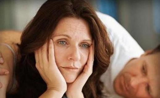 月经前二天白带 月经前两天有白色分泌物是怎么回事 月经前二天白带 月经前两天有白色分泌物是怎么回事