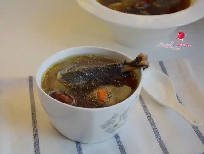 女生来月经腰疼的原因 女生来月经腰疼的原因