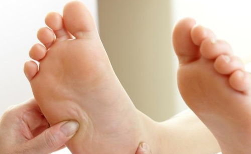 例假提前不痛经正常吗 例假提前不痛经正常吗