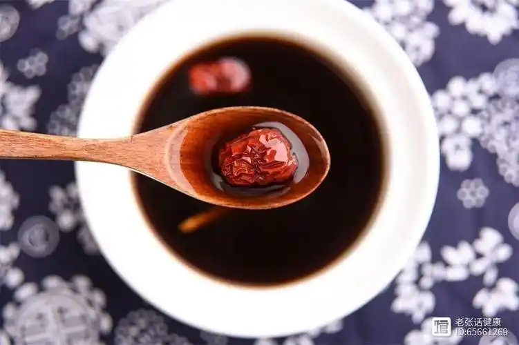 夏季油脂过剩易长痘 六个小细节无痘痘烦恼 夏季油脂过剩易长痘 六个小细节无痘痘烦恼